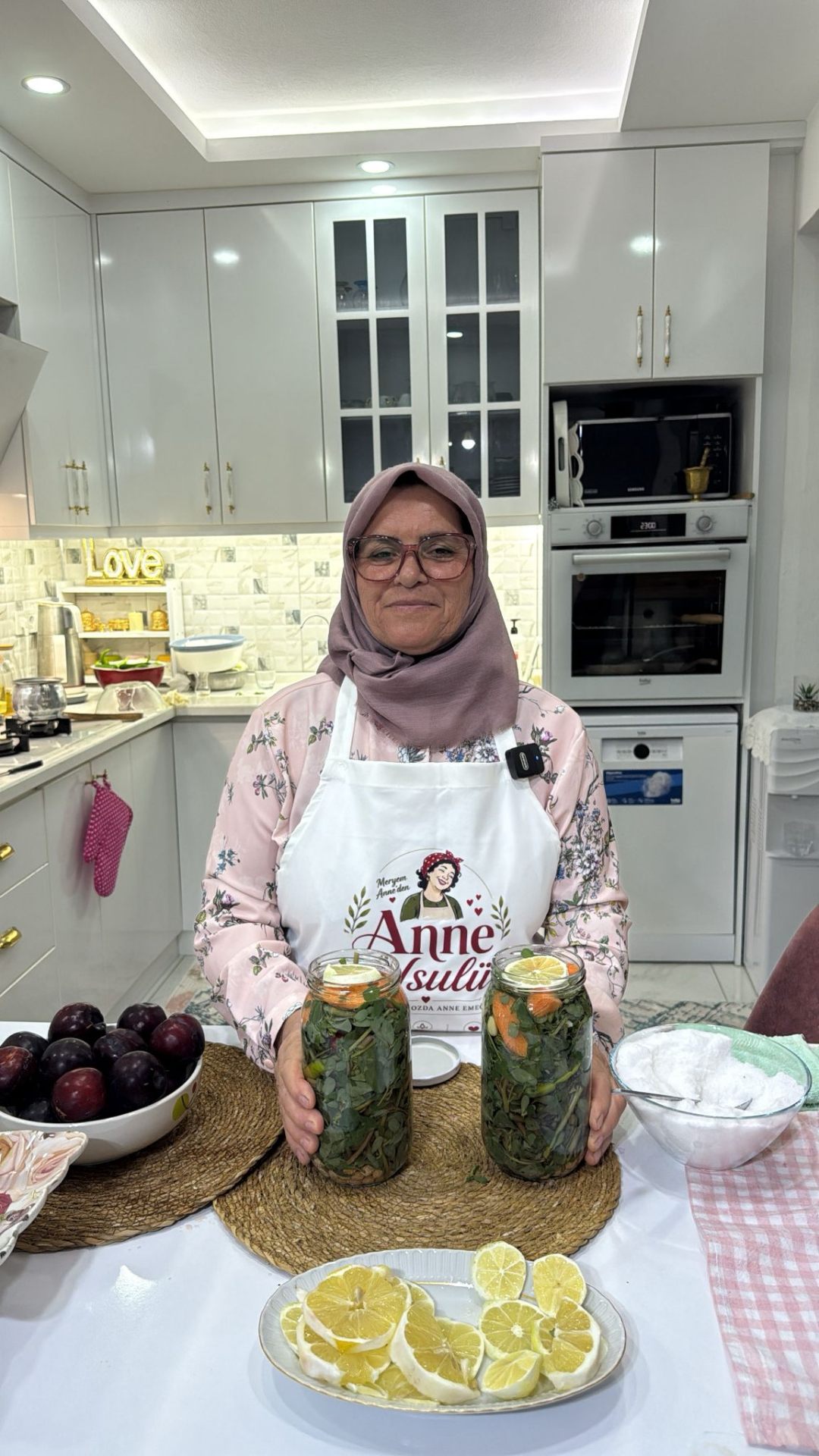 Limonlu, yeşil aromalı kavanozlar